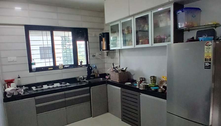 Komal's room
