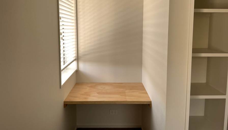 Jo's room