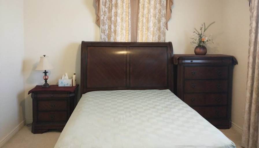 Room For Rent's room