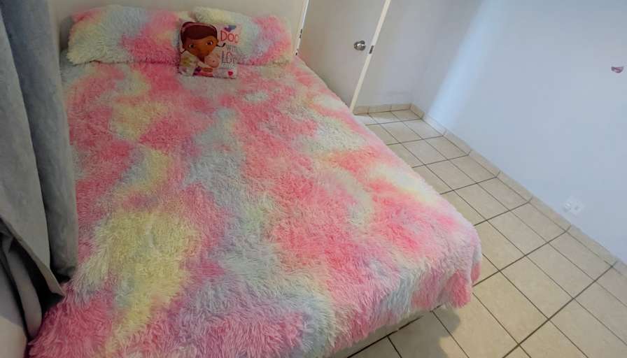 Lisa's room