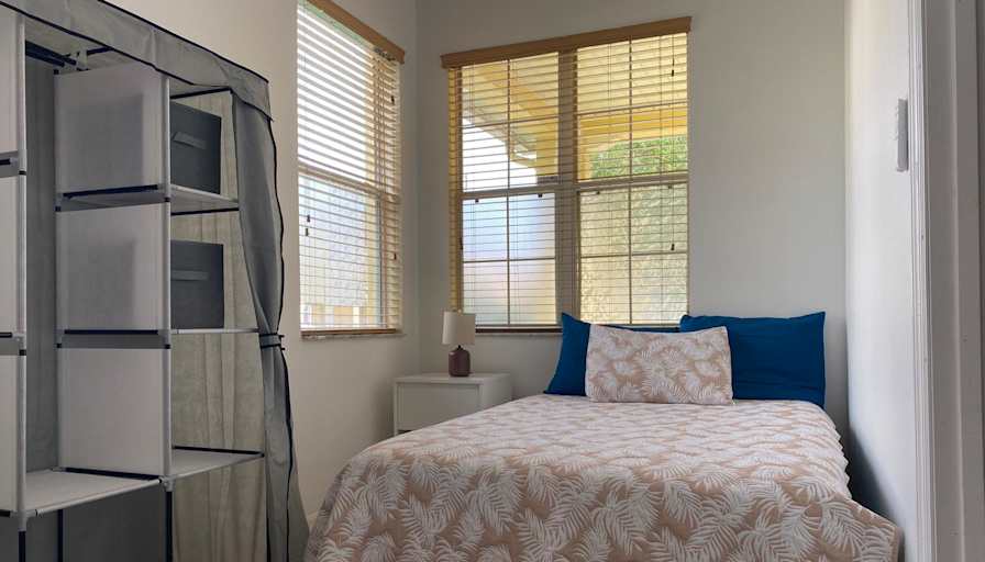 Laura Mateus's room