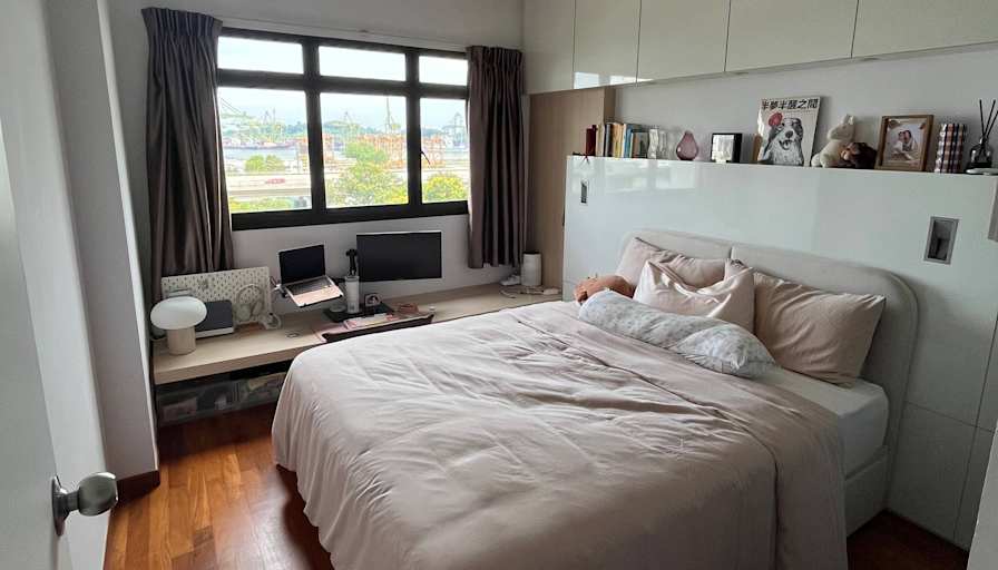 Lloyd T's room