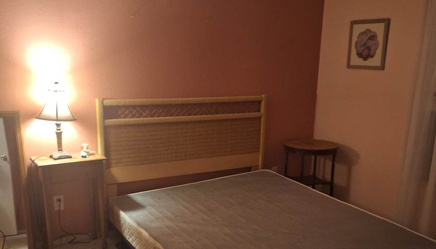 Tee's room