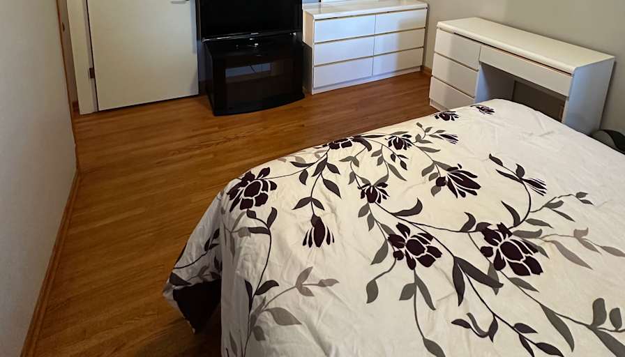 Meron's room