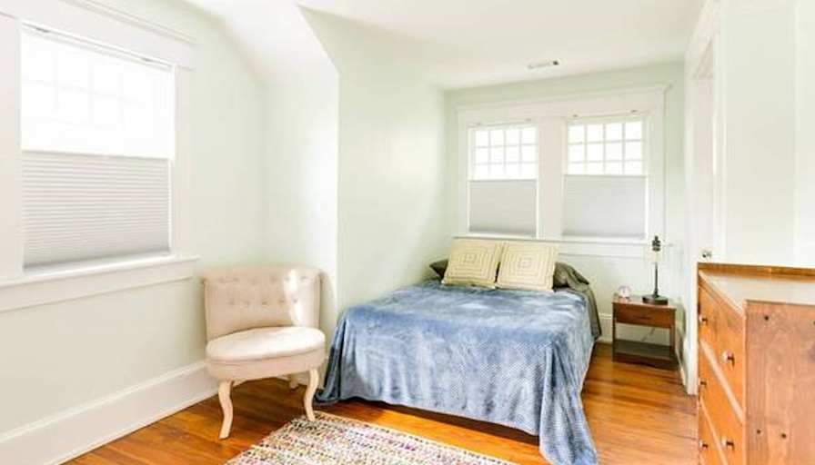 Suzanne's room