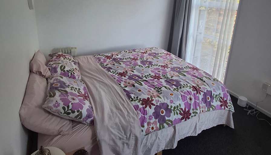 Vivian KM De Almeida's room