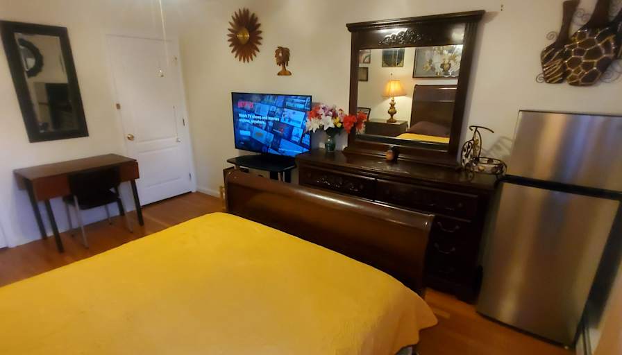 Jason Bryan, Realtor's room