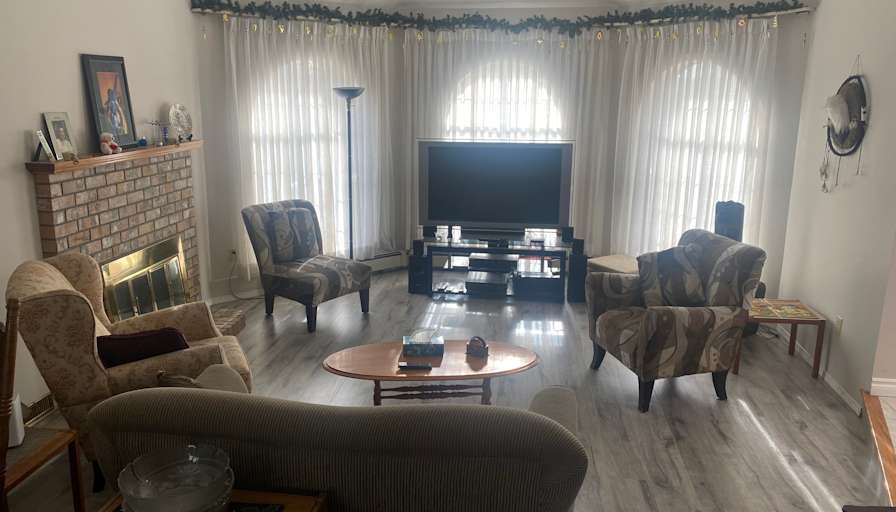 William  Lowe's room