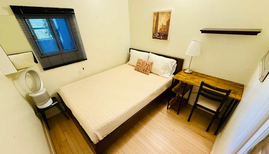 BISMAR BURGOS's room