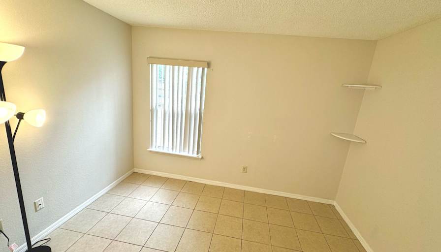 Carlos's room
