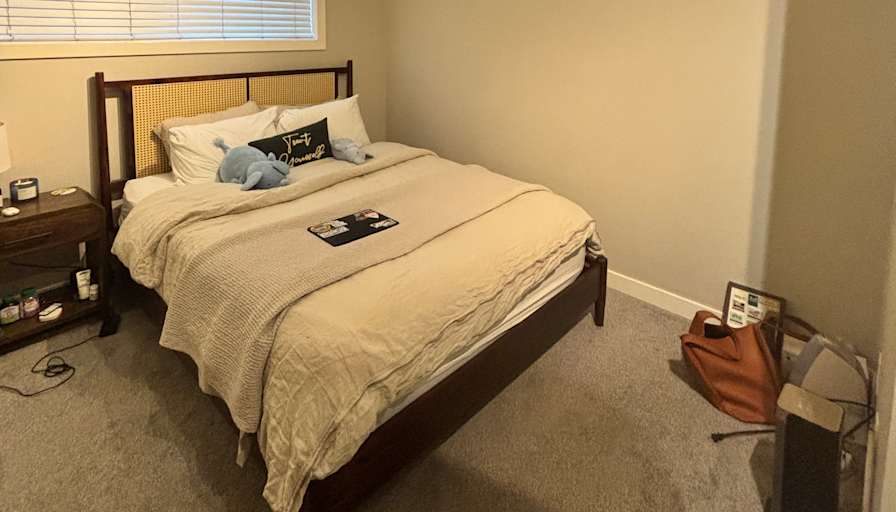 Isabelle Carter's room