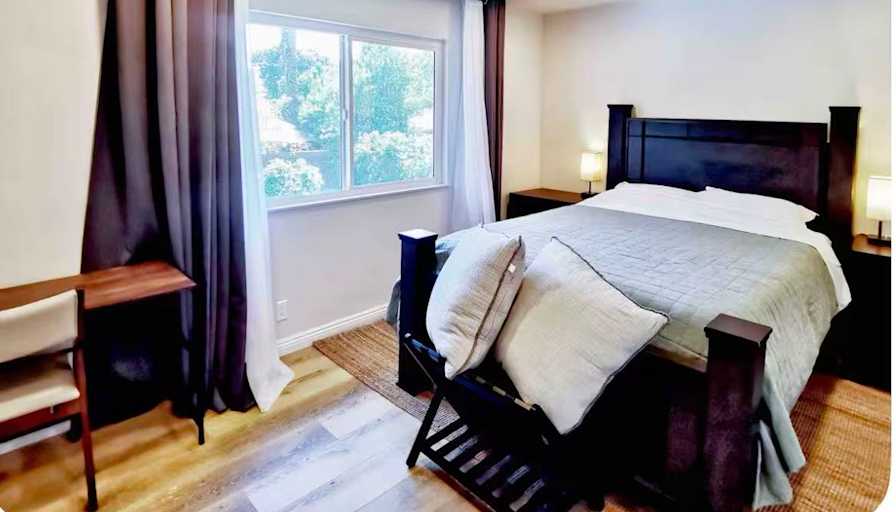 Annie's room