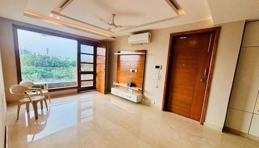 Divyanshi's room
