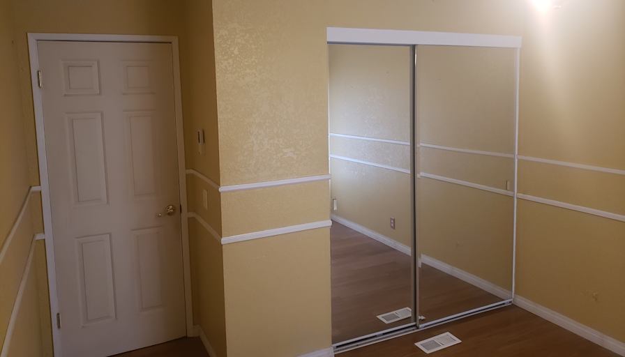 Luis's room