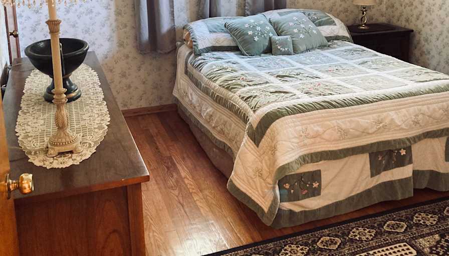 Julie Sims's room