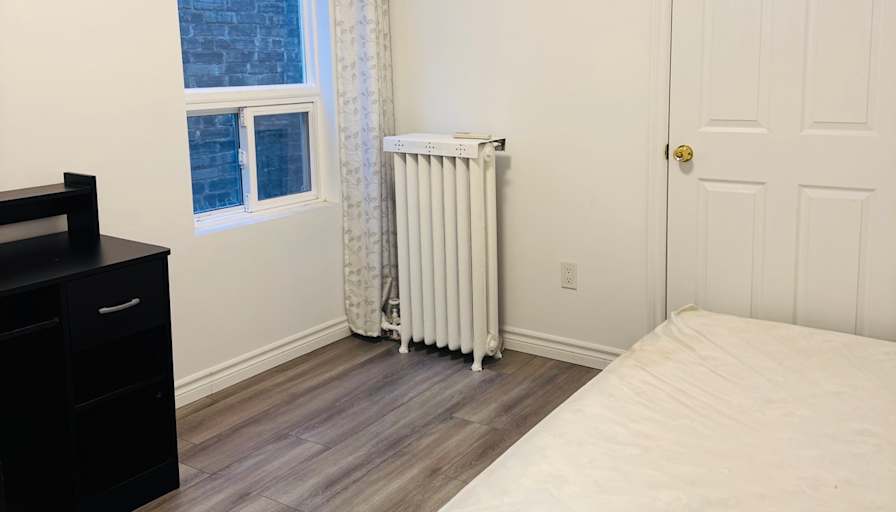 Eva's room