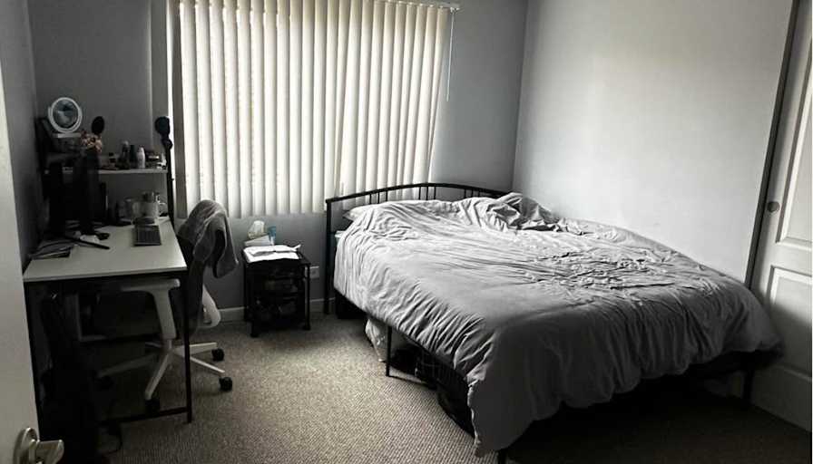 Chinmay Milind Kolgaonkar's room