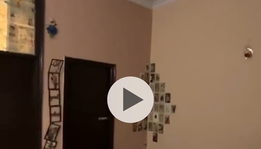 Ayush Mishra's room