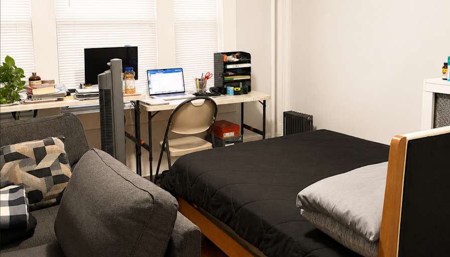 JONNEY's room