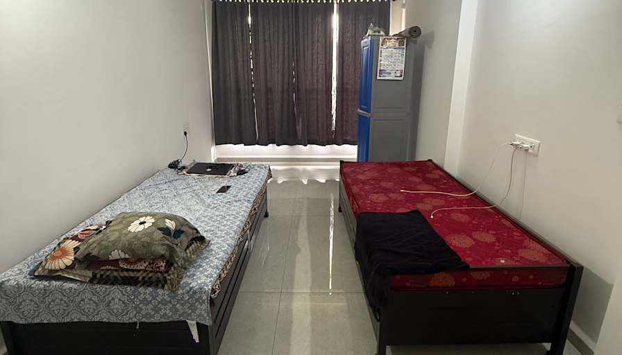 Dheeraj Khadapkar's room
