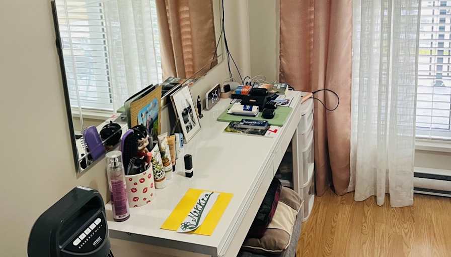 Nikki Tipon's room