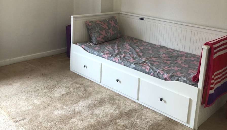 Midah's room