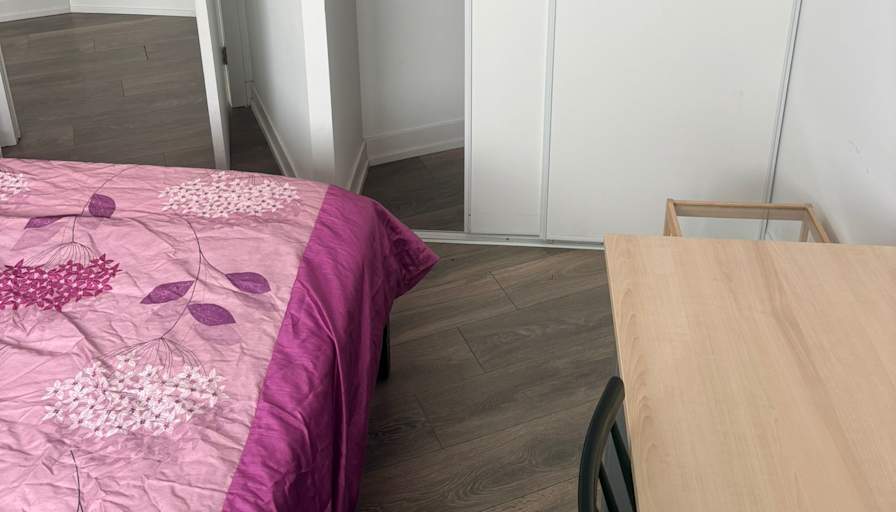 Emre's room