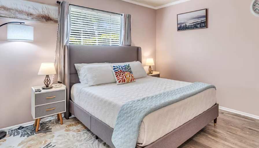 Daphne's room