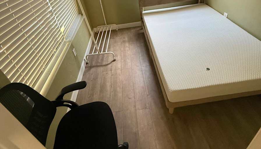 Hansel's room