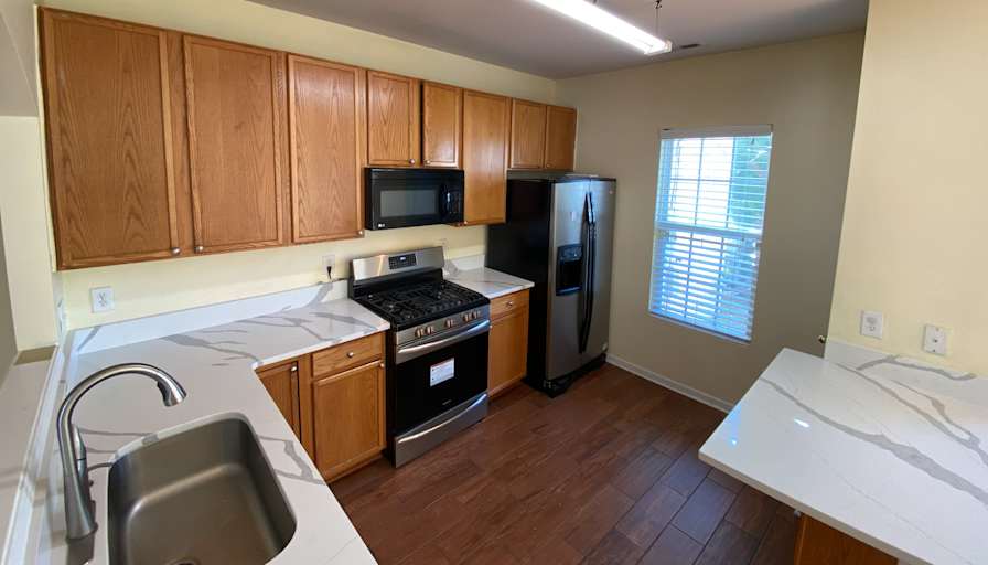 Alcove Rooms's room