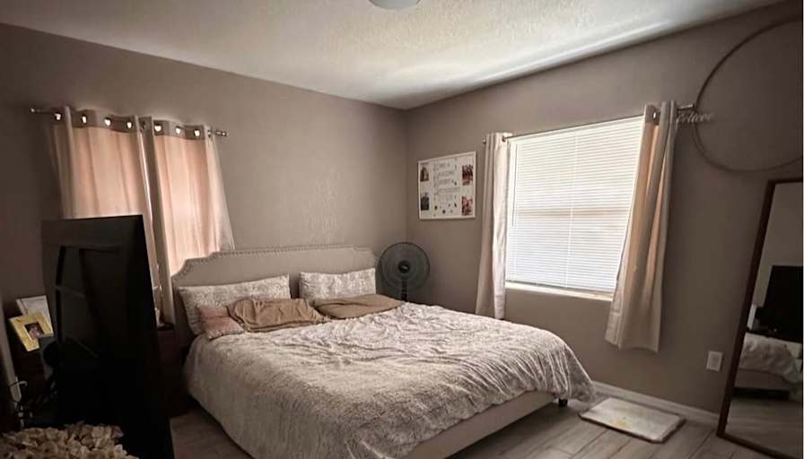 Shereila corpus's room