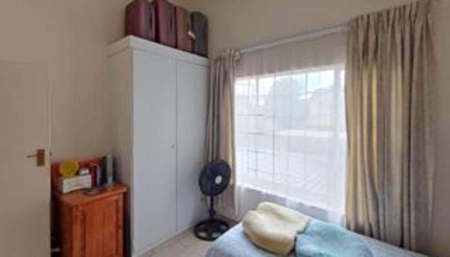 Graham Hodson's room