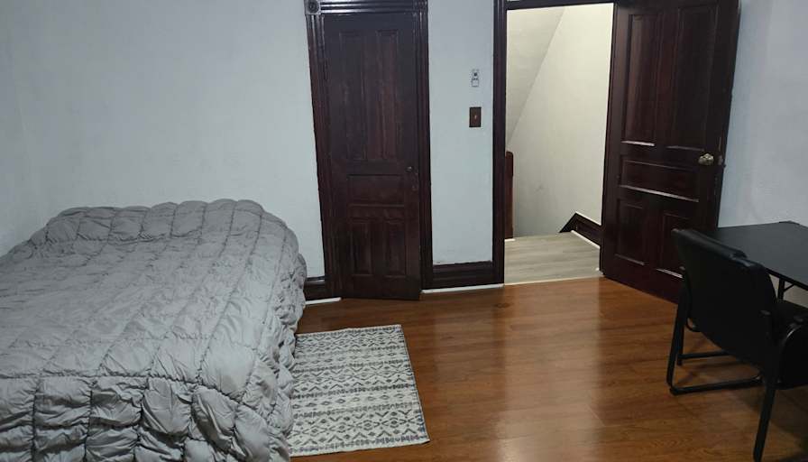 Louis's room