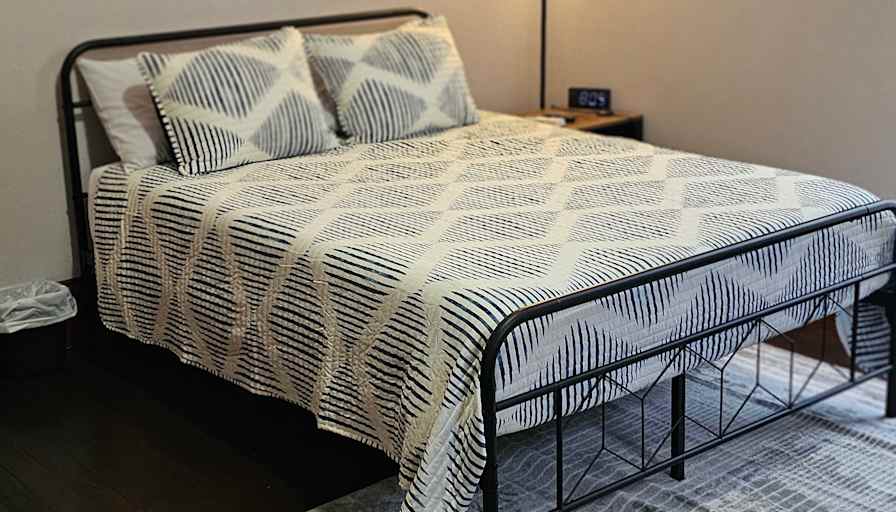 Corporate Heir's room