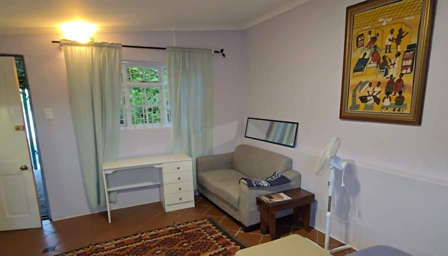 Green Point Tree House's room