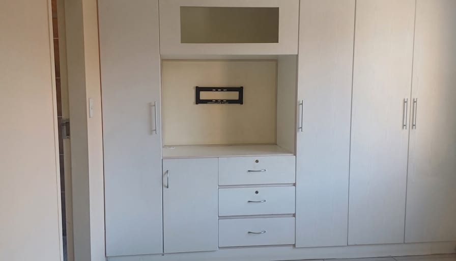Nkhesani's room