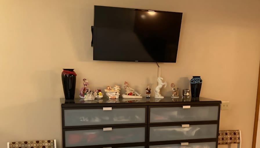 dina's room