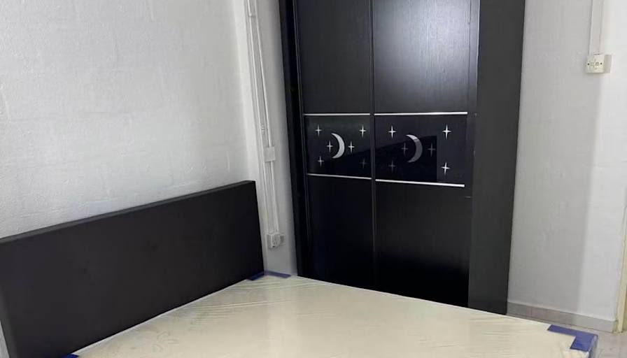 SiehChee Leong's room