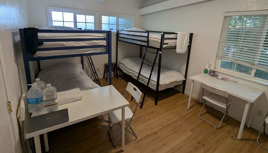 Julia Va's room