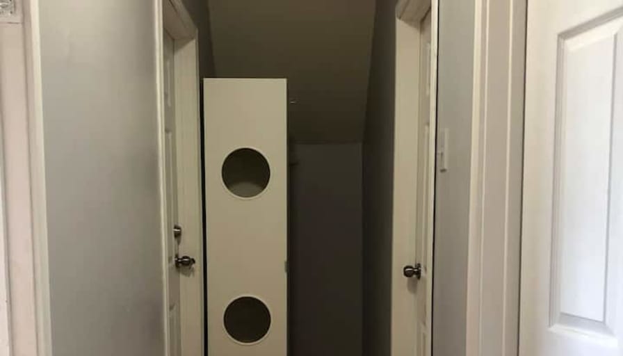 Caroline's room