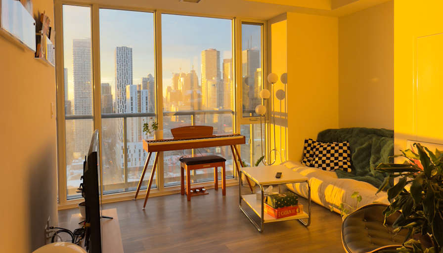 Ghazaleh Babaei Lakeh's room