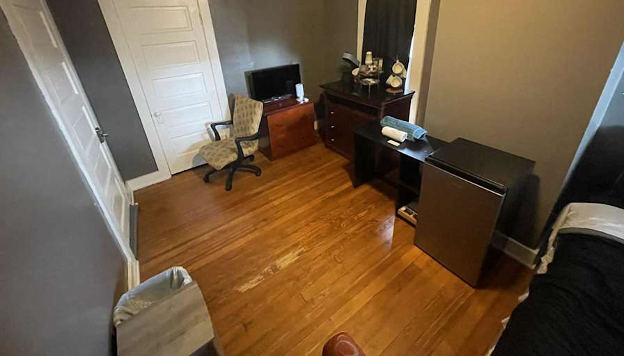 alric good's room