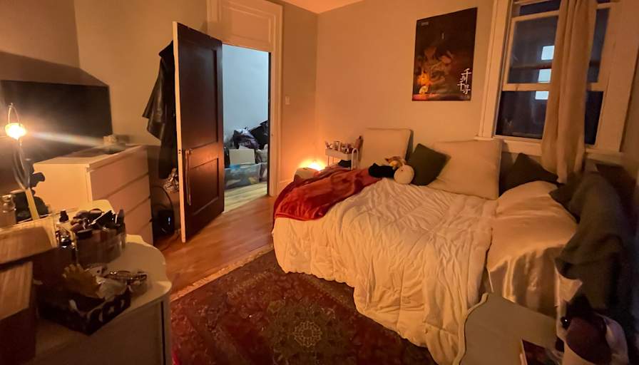 Andrea's room