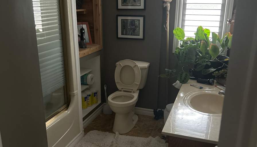 Thomas's room