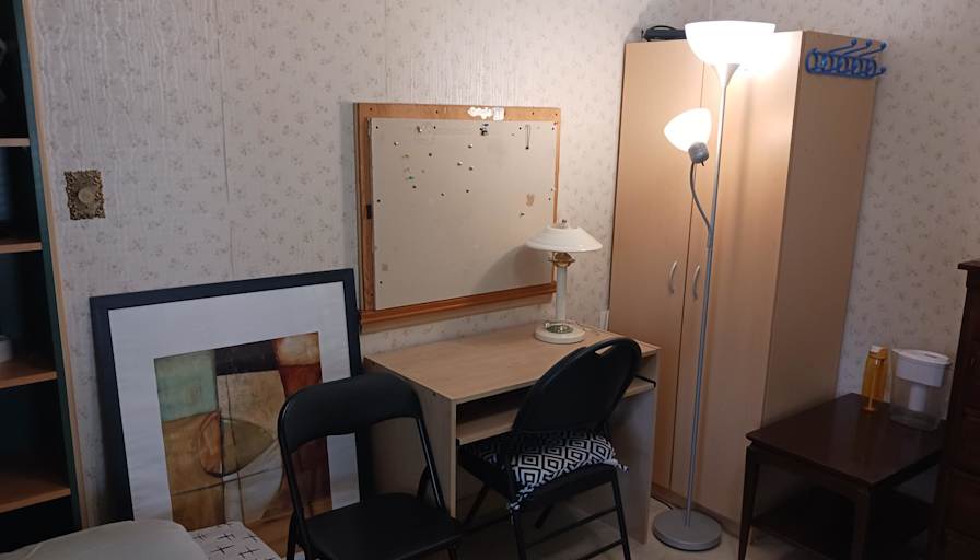Andrew Hwang's room