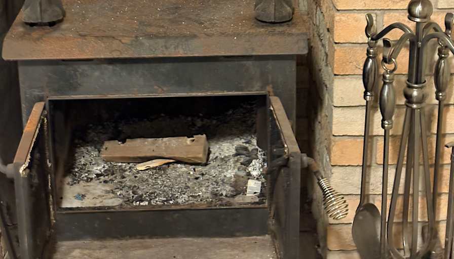 Aroulmozhi's room