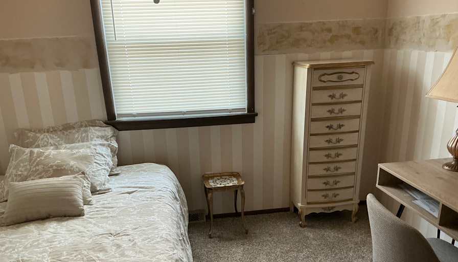 Vee's room