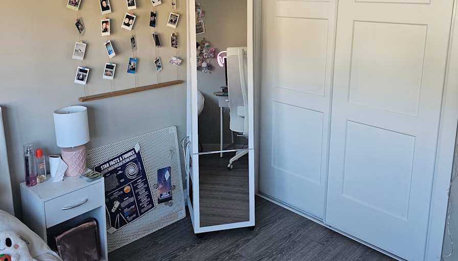 Alicia's room