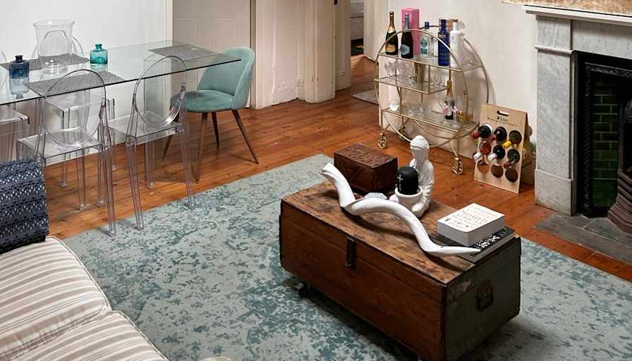 Vernon's room
