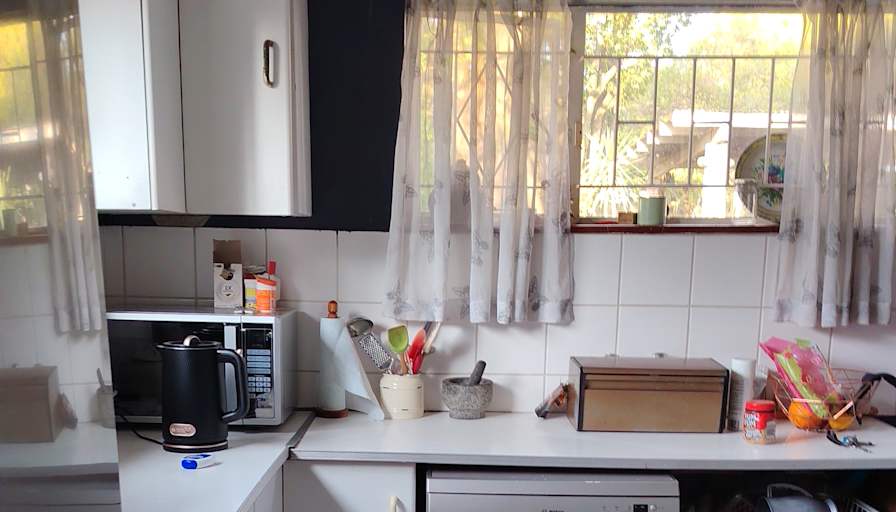 Thea de Nysschen's room